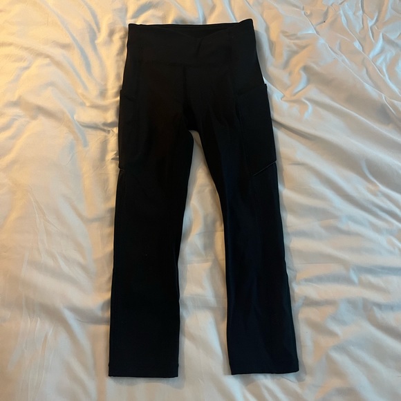 lululemon athletica Pants - Lululemon cropped legging